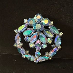 Vintage Weiss Brooch sparkling blue multi faceted colorful Borealis crystals~EUC